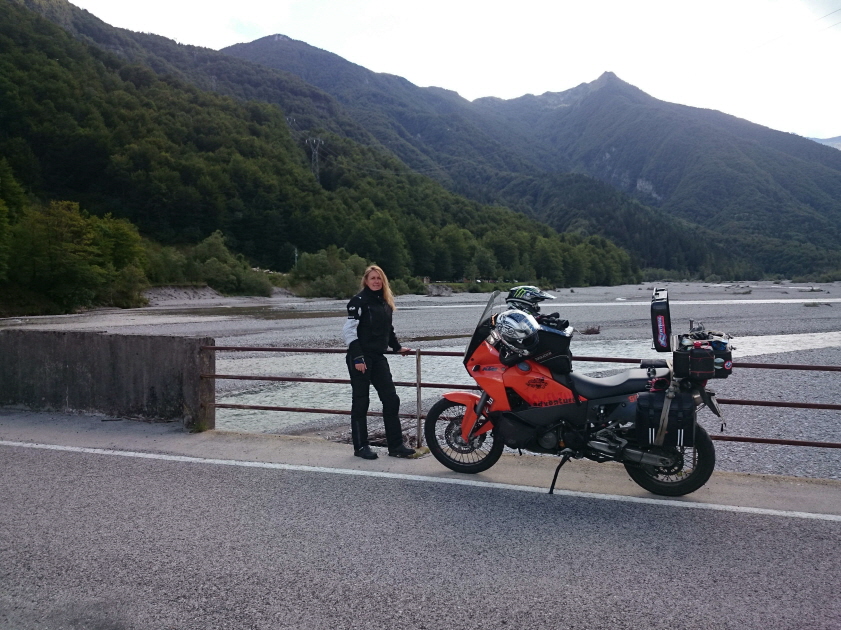 Wald_Fluss_Paula_KTM